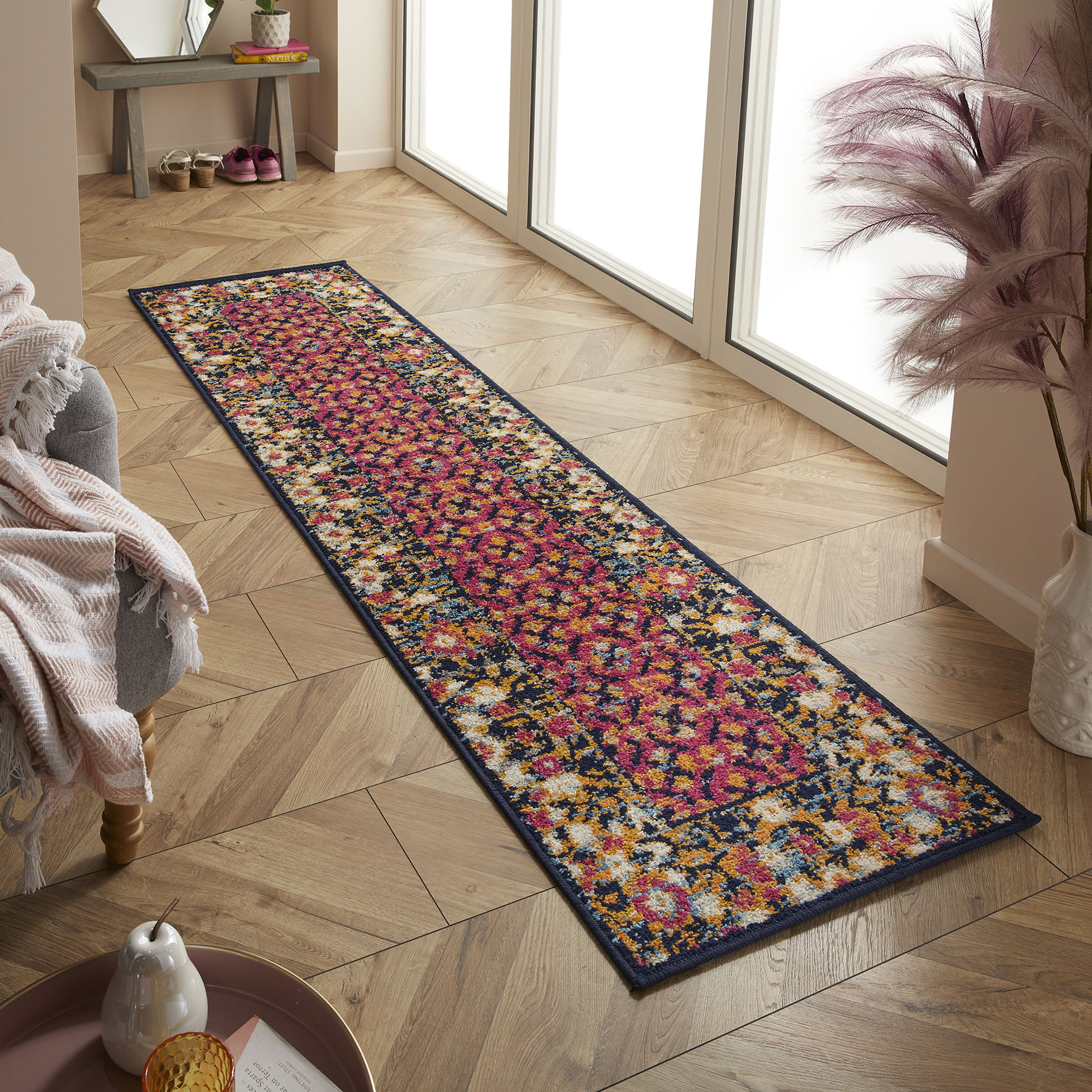 Gilbert 30 K Traditional Floral Border Runner Rugs In Multi